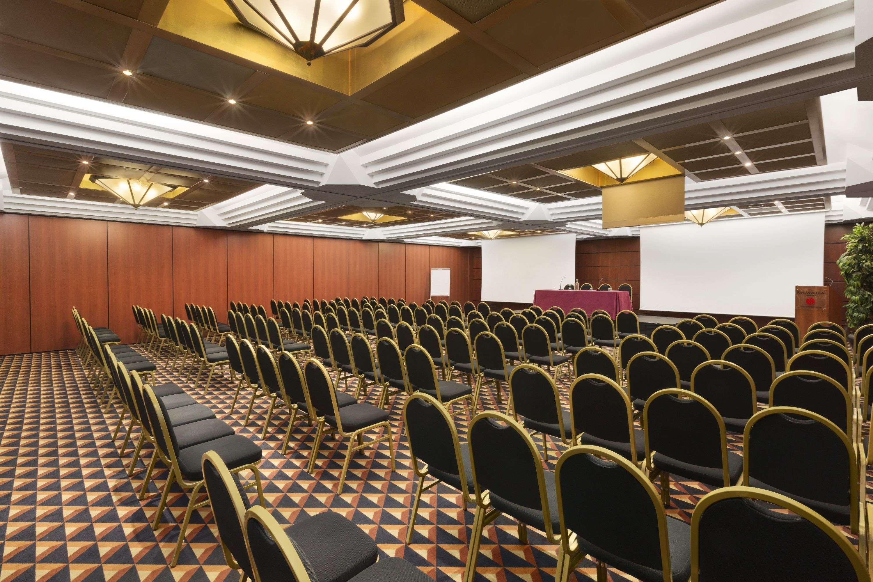 Hotel Ramada By Wyndham Napoli