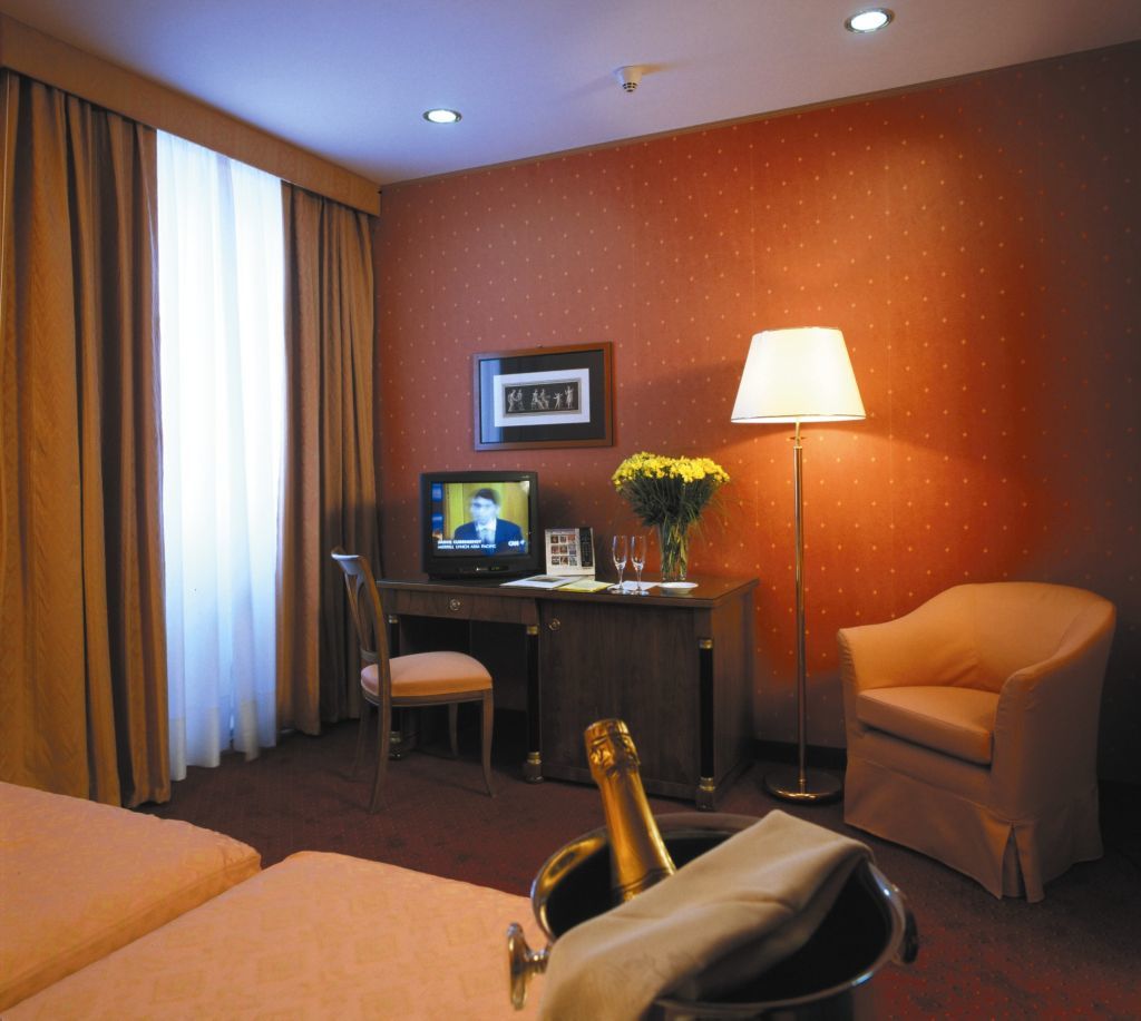 Ramada By Wyndham Hotel Napoli